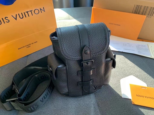 ルイヴィトンバッグ背面デザイン